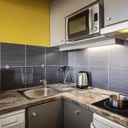 Adagio Paris Апарт-отель