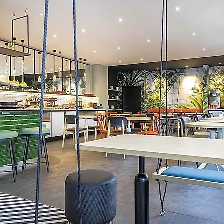 Adagio Paris 4*