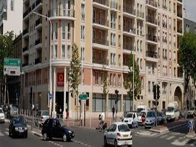 Adagio Paris 4*