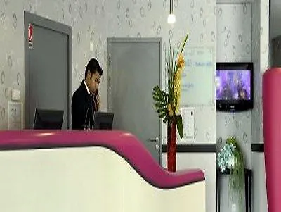 아다지오 파리 아파트호텔 4*