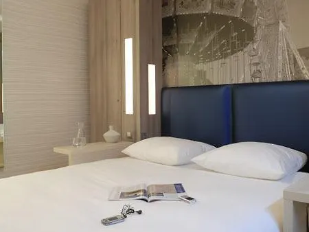 Adagio Paris 4*