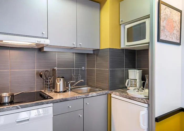 Апарт-отель Adagio Paris 4*