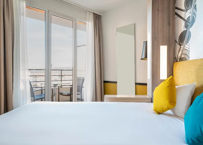 Adagio Paris 4* Монруж