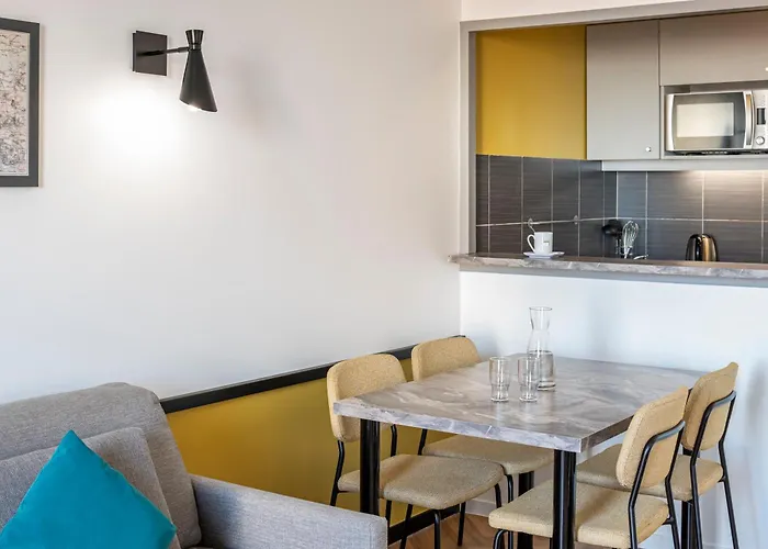 Adagio Paris Апарт-отель