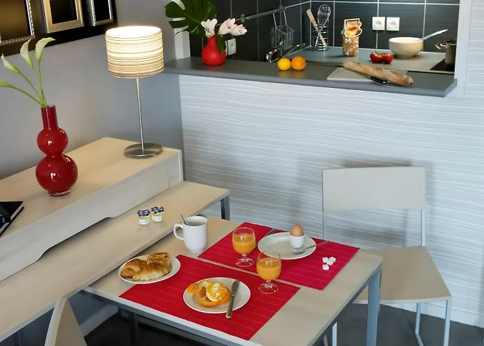 Adagio Paris Монруж