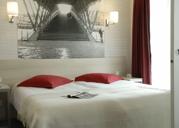 Adagio Paris 4*