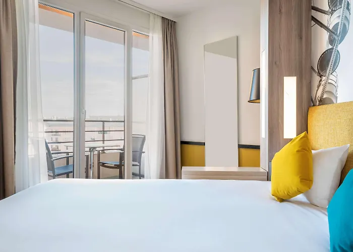 Апарт-отель Adagio Paris 4*