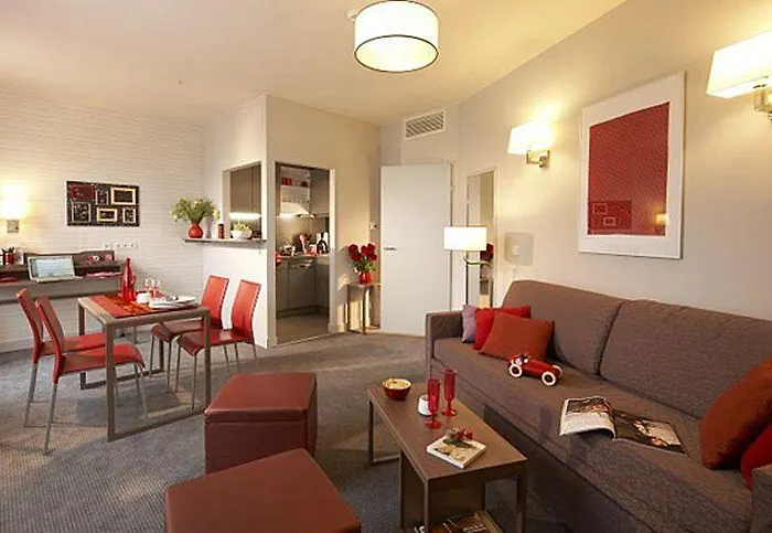 Adagio Paris 4* מונטרוג'
