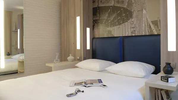 Adagio Paris 4*