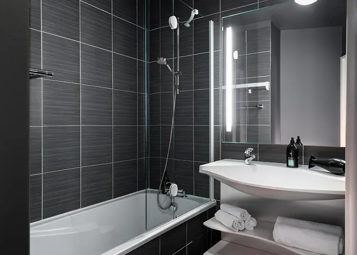 Adagio Paris Апарт-отель